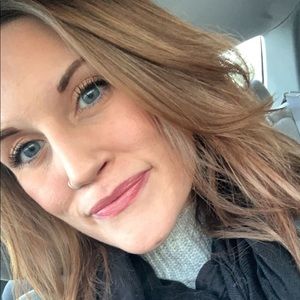 Meet your Posher, Abigail